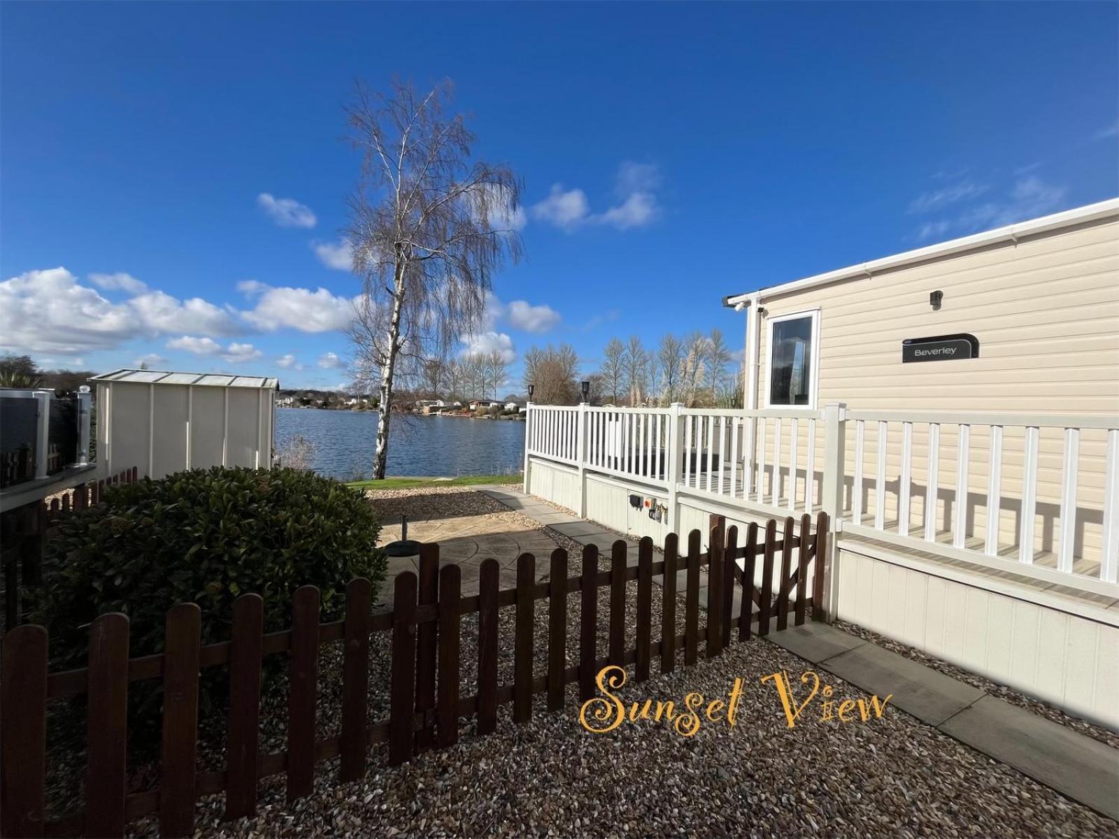Tattershall Lakes Sunset View Caravan Lakeside, Hot Tub, Garden, Private Fishing Peg & Wifi المظهر الخارجي الصورة