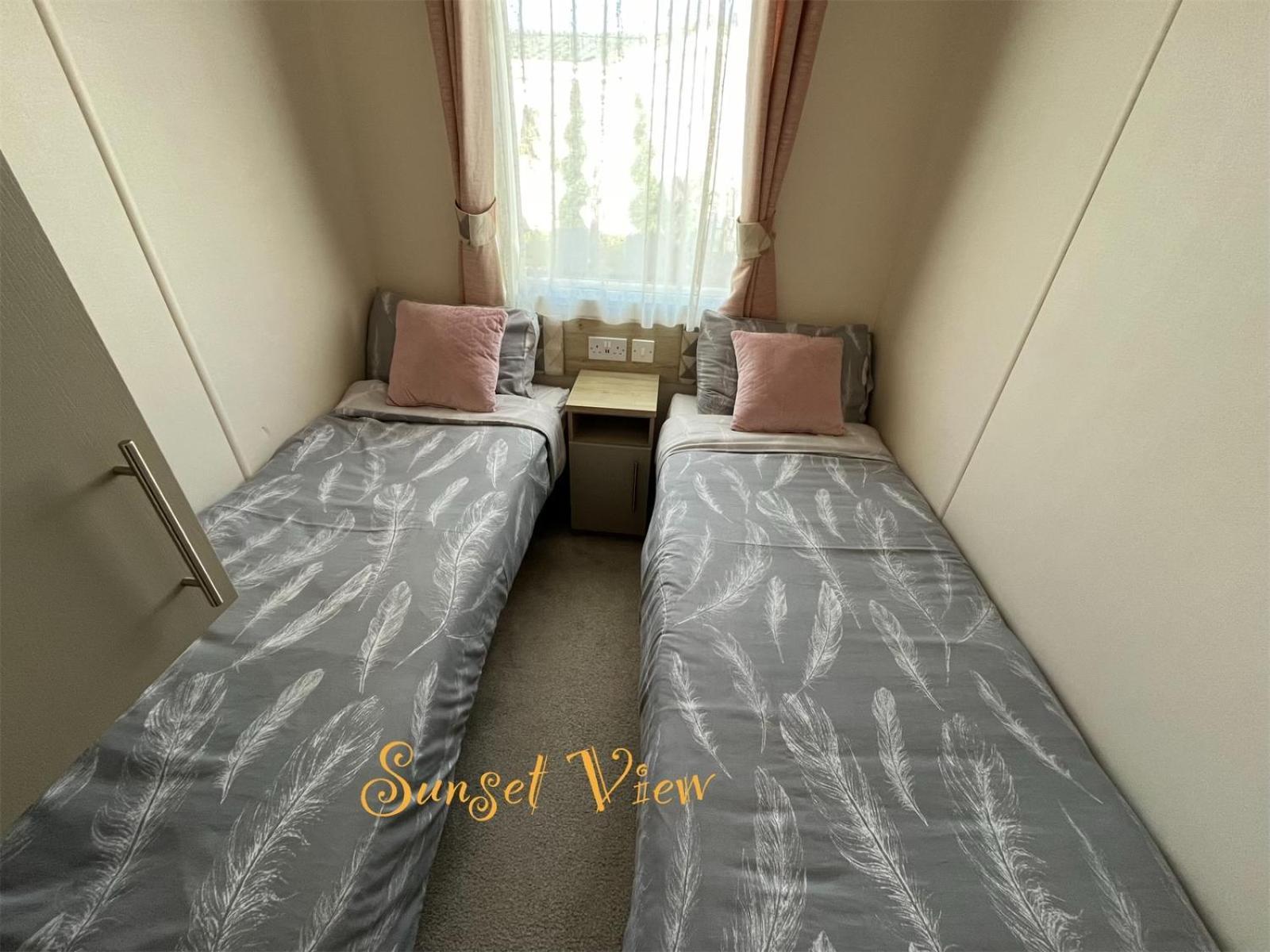 Tattershall Lakes Sunset View Caravan Lakeside, Hot Tub, Garden, Private Fishing Peg & Wifi المظهر الخارجي الصورة